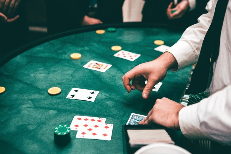 Strategi Cermat Bermain Blackjack Online agar Memperoleh Kemenangan