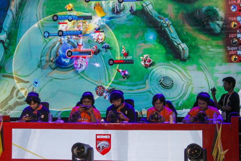 Taruhan Live Esports: Serunya Bertaruh Saat Pertandingan Berlangsung